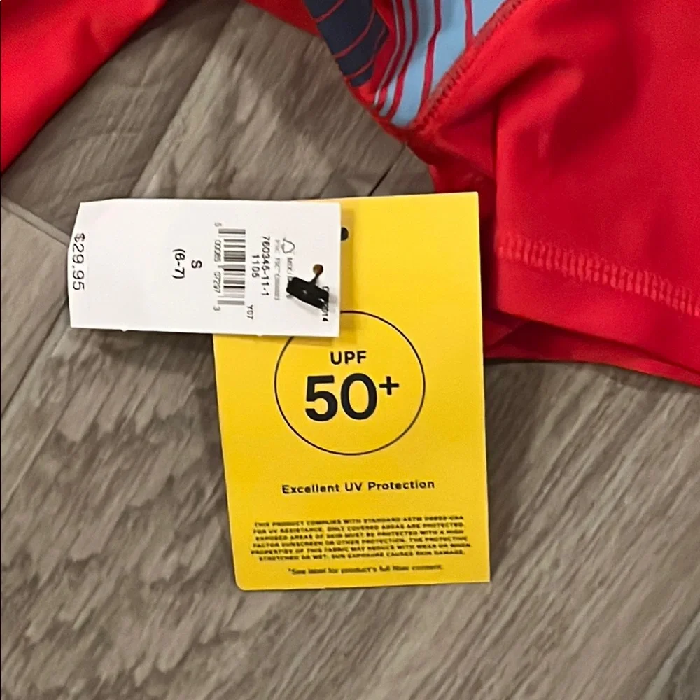 NWT Gap Red Rash Guard Size Small 6/7